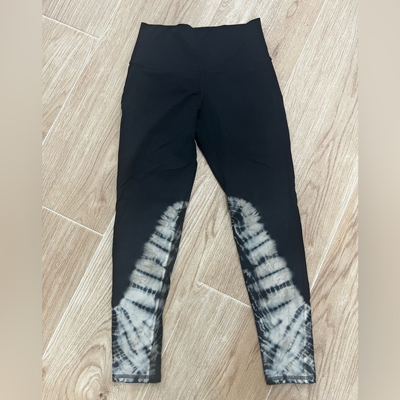 Electric & Rose tie Dye Fitness Leggings - Picture 2 of 4